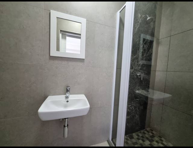 2 BEDROOM APARTMENT FOR SALE IN UMHLANGA RIDGE